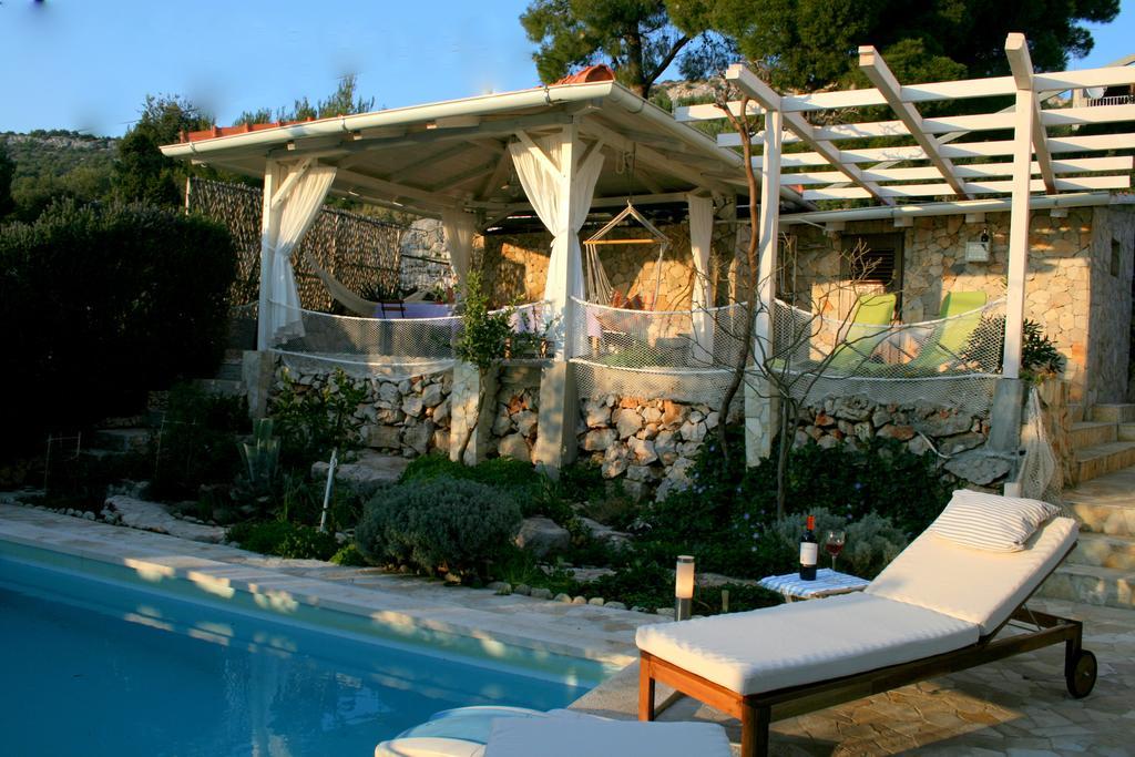 Apartments Mediterraneo Kaprije Bagian luar foto