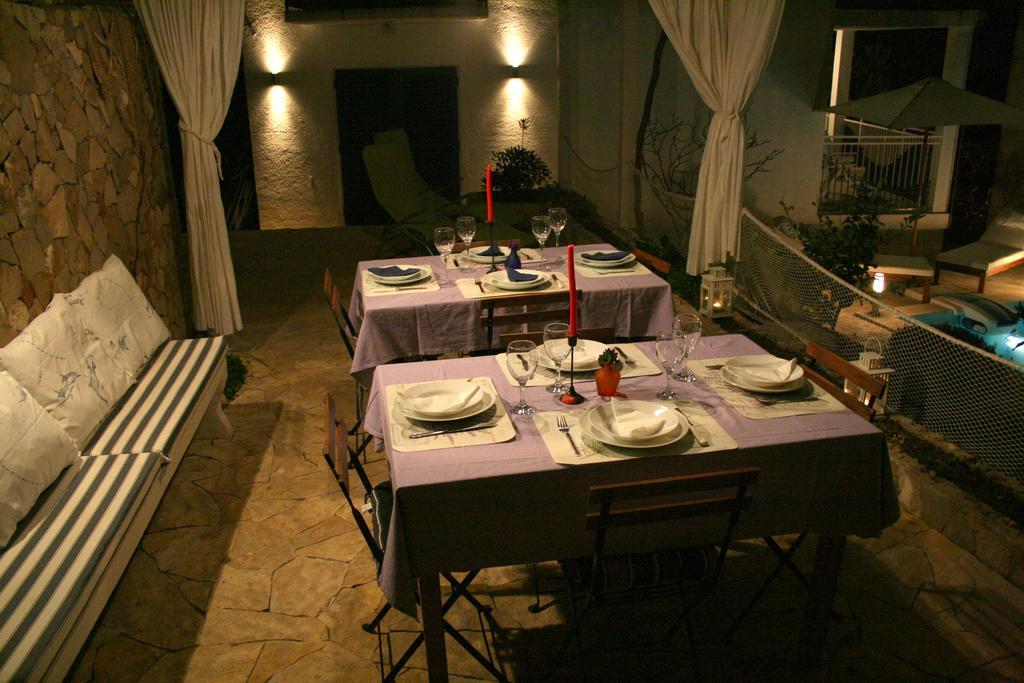 Apartments Mediterraneo Kaprije Bagian luar foto