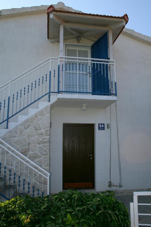 Apartments Mediterraneo Kaprije Bagian luar foto