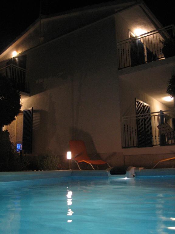 Apartments Mediterraneo Kaprije Bagian luar foto