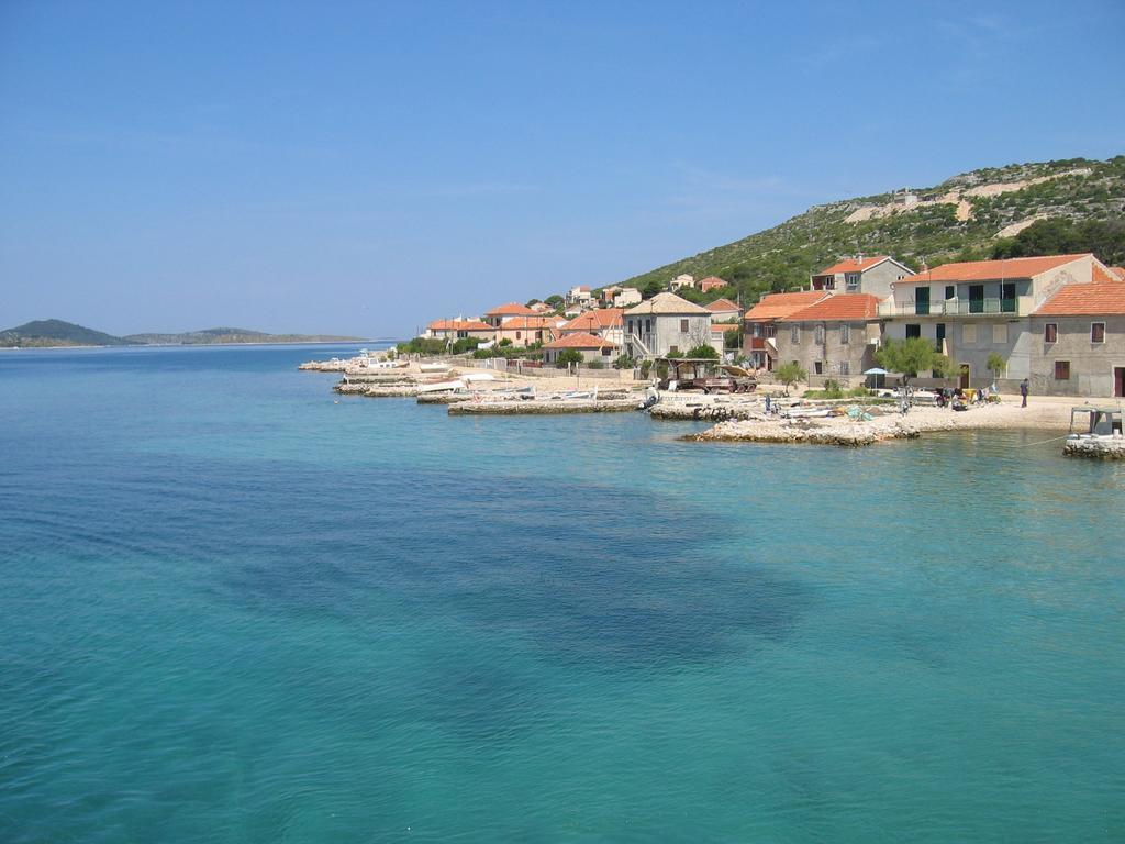 Apartments Mediterraneo Kaprije Bagian luar foto