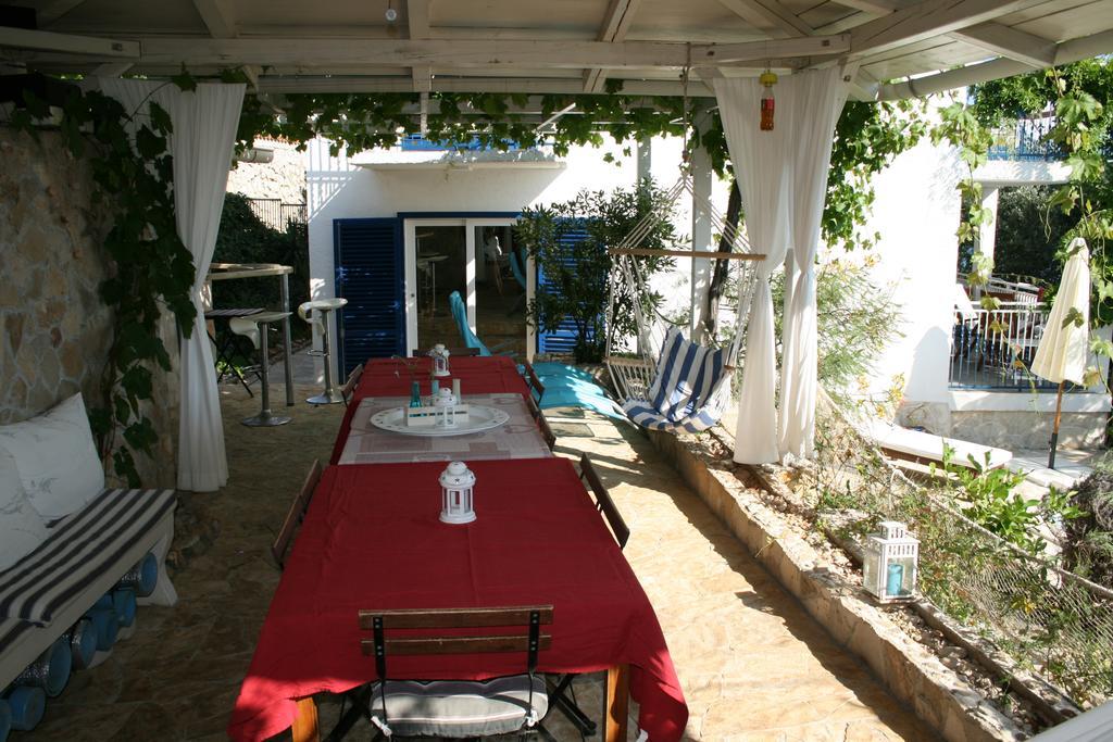 Apartments Mediterraneo Kaprije Bagian luar foto