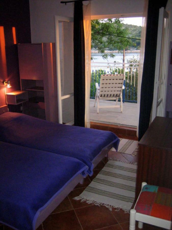 Apartments Mediterraneo Kaprije Bagian luar foto