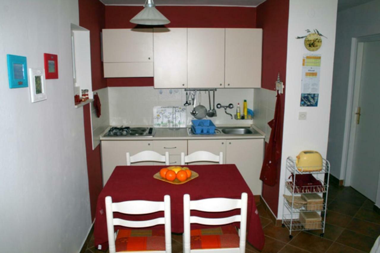 Apartments Mediterraneo Kaprije Bagian luar foto