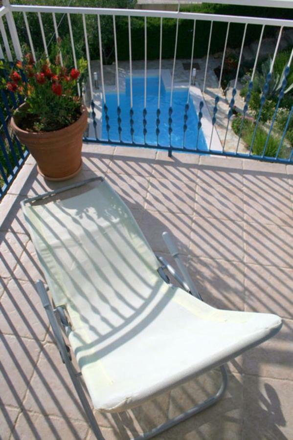 Apartments Mediterraneo Kaprije Bagian luar foto